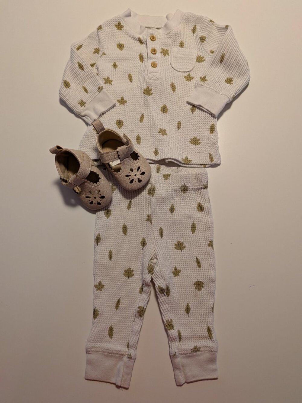 Little Planet Carters Baby Girl 6M Waffle Knit Set Top Pants Shoes Neutral Leaf